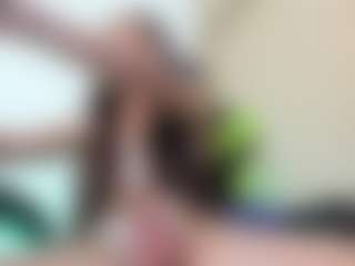 Live cam show with Chloeygreey - British on madthumbs