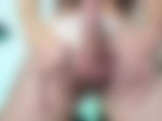 Live cam show with Chloeygreey - British on camwithhim.com