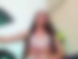 Live cam show with Chloeygreey - Biracial on livesuperchat.net