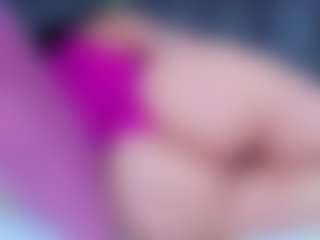 DulceAurora1 MILF webcam performer live streaming