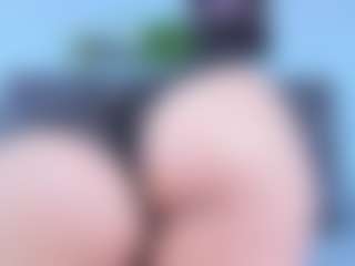 DulceAurora1 MILF webcam performer live streaming