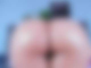 Live cam show with DulceAurora1 - Brown Hair MILF on x69.live