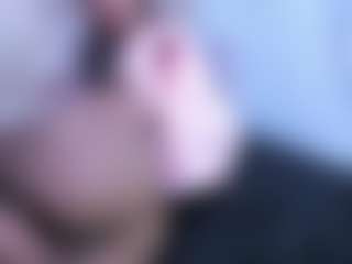 Live cam show with Kendal77 - Shaved on CamClone