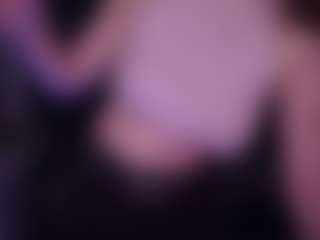 Live cam show with Annet - Nipple Piercings on SxyPornLive