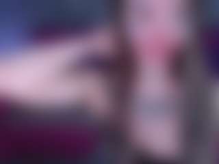 Live cam show with Annet - Nipple Piercings on Dolls Live