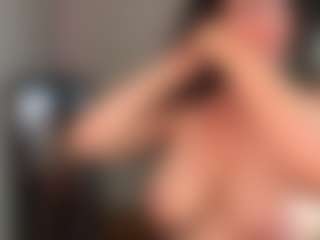 Live cam show with BonfireBonnie - Bush on crypto-cams