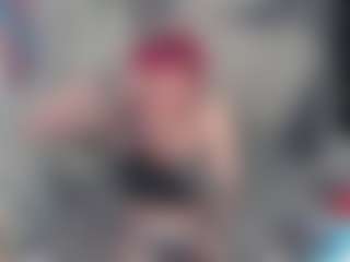 Live cam show with Charlotbelucci - Drinking on CamwithHer