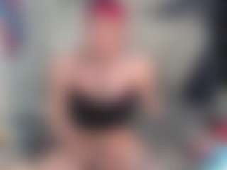 Live cam show with Charlotbelucci - Drinking on CamwithHer