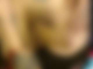 Live cam show with Charlotbelucci - Tease on UwU Esports
