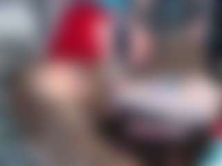 Live cam show with Charlotbelucci - Gray Eyes on Camming Site