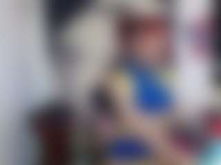 Live cam show with Charlotbelucci - Gray Eyes on Dare Cams
