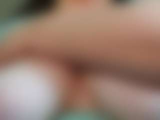 Live cam show with SonyaBelfort - Sucking on Camsoda