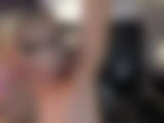 Live cam show with NIA - Work on Hubzter Live