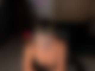 Live cam show with NIA - Work on Hubzter Live
