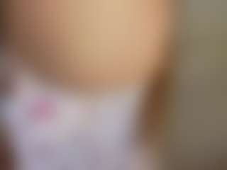 Live cam show with JennyyLuv - Facial Piercings on LiveSexCams6