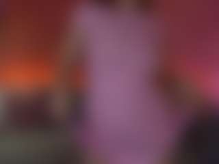 Live cam show with JennyyLuv - Oil on crypto-cams