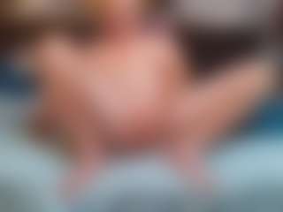 Live cam show with hoggbody - Grandpa on Camsoda