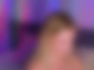 Live cam show with Ann - Teasing on intimatelivegirls.com
