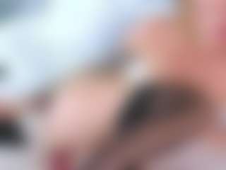 Live cam show with Ann - Kisses on SxyPornLive