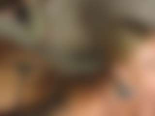 Live cam show with Ann - Plug on AdultVida.com