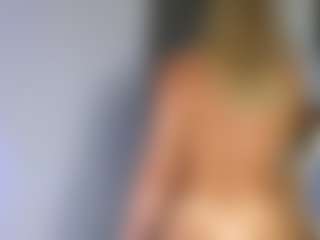 Live cam show with Ann - Teasing on Fling VIP Chat