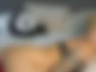 Live cam show with Ann - Kisses on xxxlivecams.org