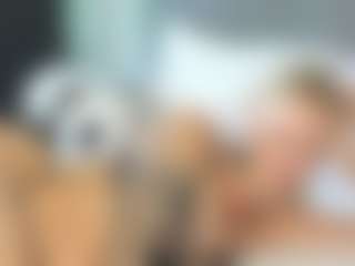 Live cam show with Ann - Kisses on Camsoda