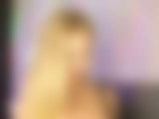 Live cam show with Ann - Plug on Camsoda