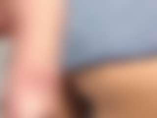 Live cam show with Ann - Kisses on AdultVida.com