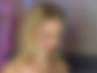 Live cam show with Ann - Plug on Gym Cam Girls