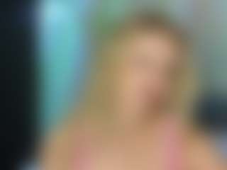 Live cam show with Ann - Kisses on Adult Interactions