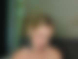 Live cam show with Ann - Kisses on liverealitysex.com