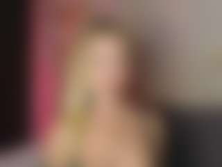 Live cam show with Ann - Plug on AdultVida.com