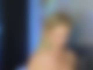 Live cam show with Ann - Kisses on TeamSkeetLive