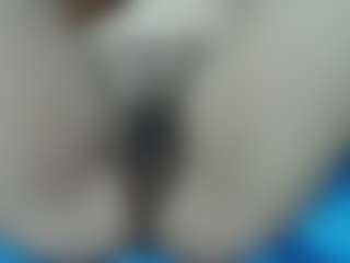 Live cam show with LIlythBrown69 - Living Room on SpunkLive