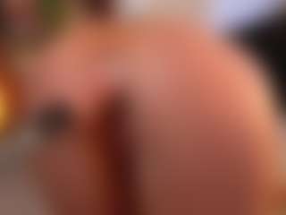 Live cam show with HildaGuyse - Body Massage on Camsoda