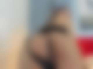 Live cam show with LiliElbe22 - Colombia on xxxlivecams.org