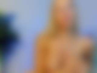 Mia-MiIan18's Live Sex Cam Show