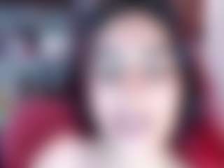 Gatuwildx MILF webcam performer live streaming