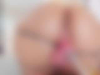 Live cam show with Ella-Harper - Erotic Dance on TeamSkeetLive