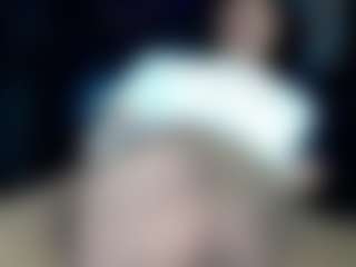 Live cam show with BrittanyQueen - Brown Eyes on Camming Site