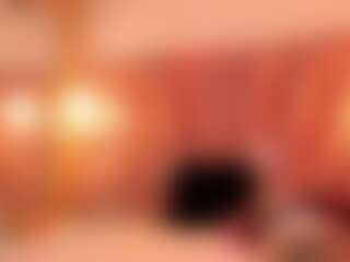 AlannaMilf's Live Sex Cam Show