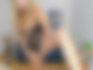 Live cam show with AnnaDia - Blue Eyes on SquirtSoMuch