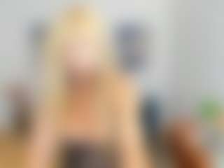 Live cam show with AnnaDia - Moaning on Camsoda