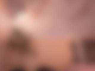 Live cam show with IvyEllis - Fingers on Camsoda