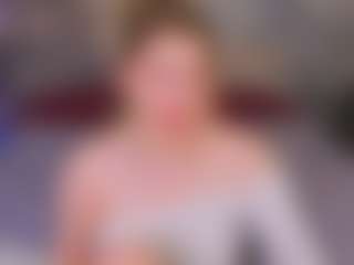 Live cam show with Colleen - Average on livesexfox.com