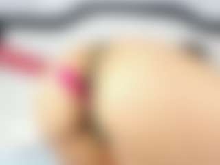Live cam show with lady-30 - Amateur Mature on friskycurves.com