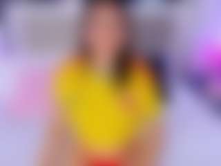 Live cam show with Laura Smith - Latina Petite on CamClone | colombia