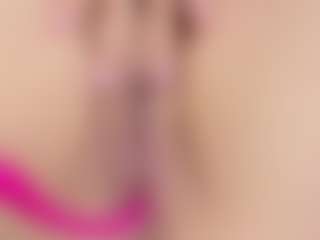 Live cam show with Laura Smith - Public BBW on Nude Live Now