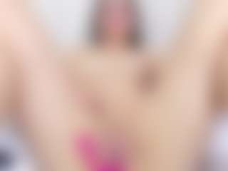 Live cam show with Laura Smith - Public Curvy on Nude Live Now